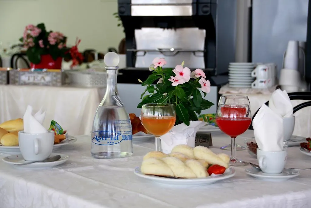 Hotel Astrid Cervia 3*,